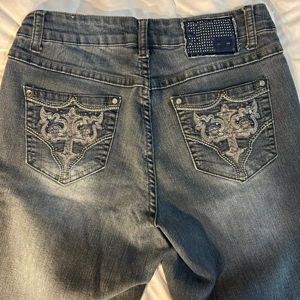 One 5 One Jeans Size 6 Inseam 23 inches Bling